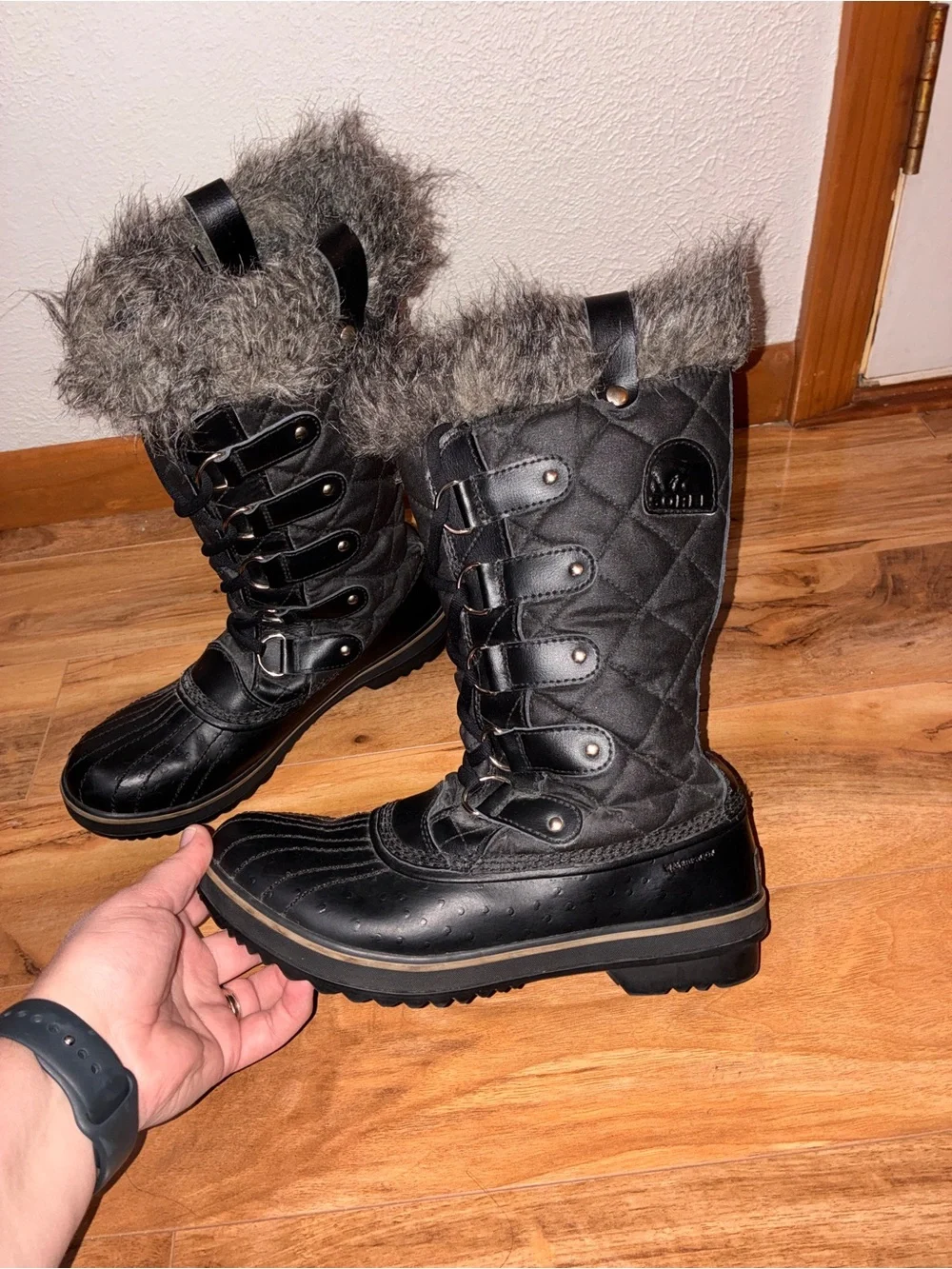 Sorel Women’s Tofino II Waterproof Faux Fur Gray Black Winter Boots - size 7.5